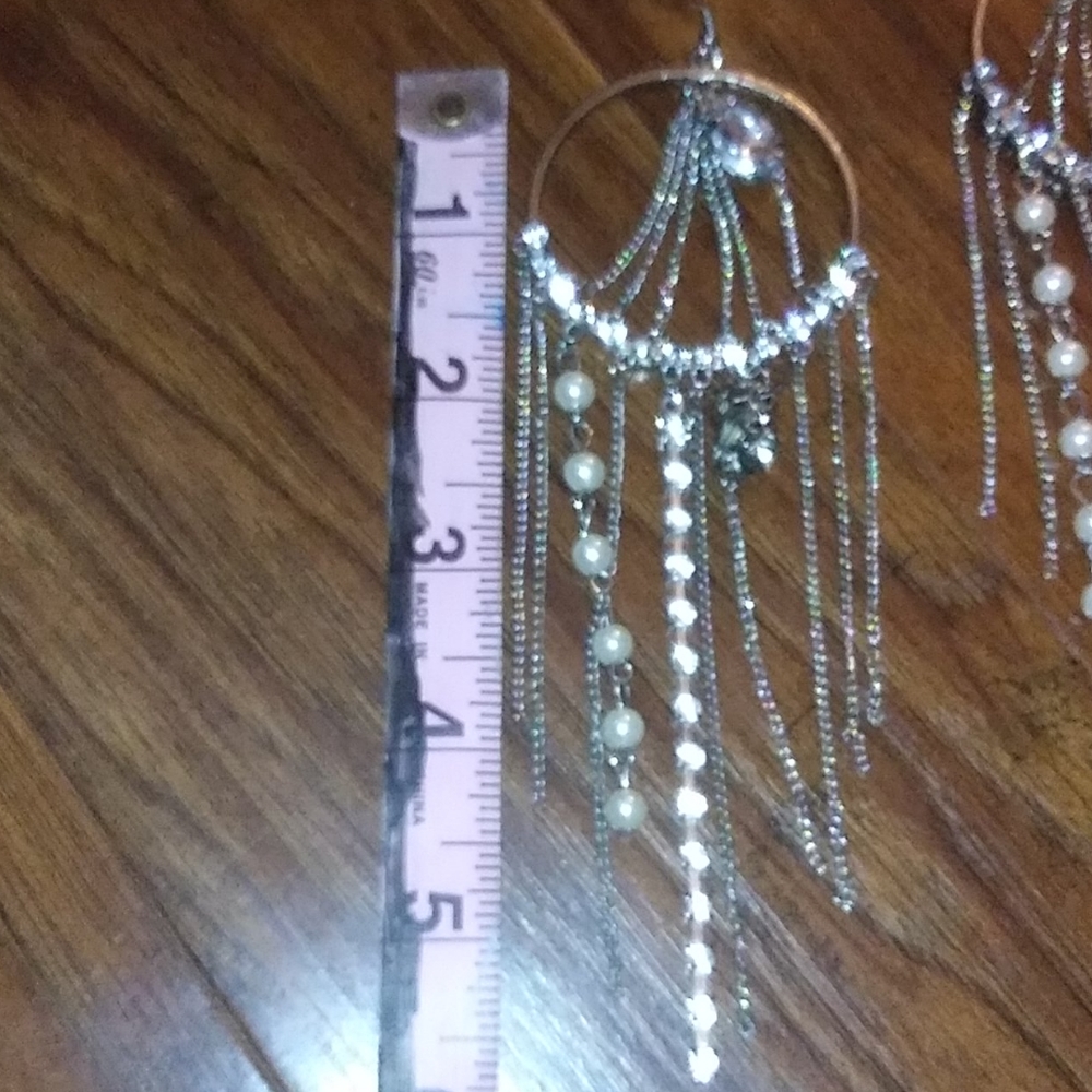 Long chain earrings - Picture 3 of 3